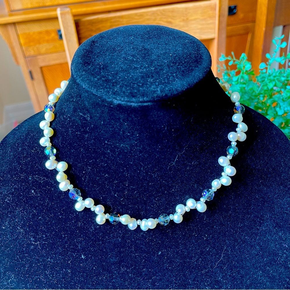 Cream Ring Pearl Smoky Faceted AB Crystal Necklace Silver Tone Lobster Clasp